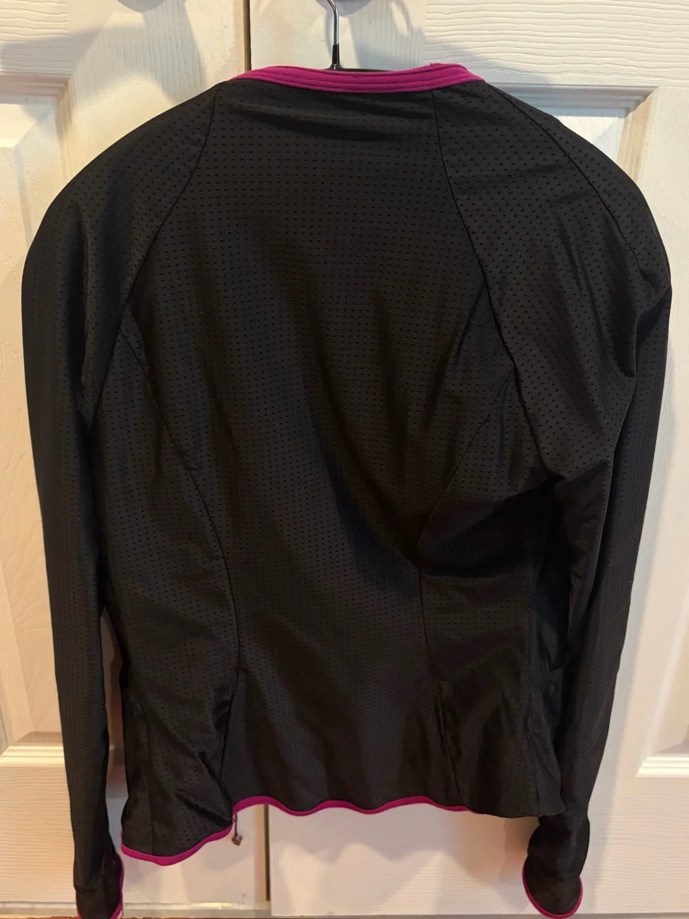 Lululemon Find Your Bliss Reversible Jacket in Black/Plum, size 4